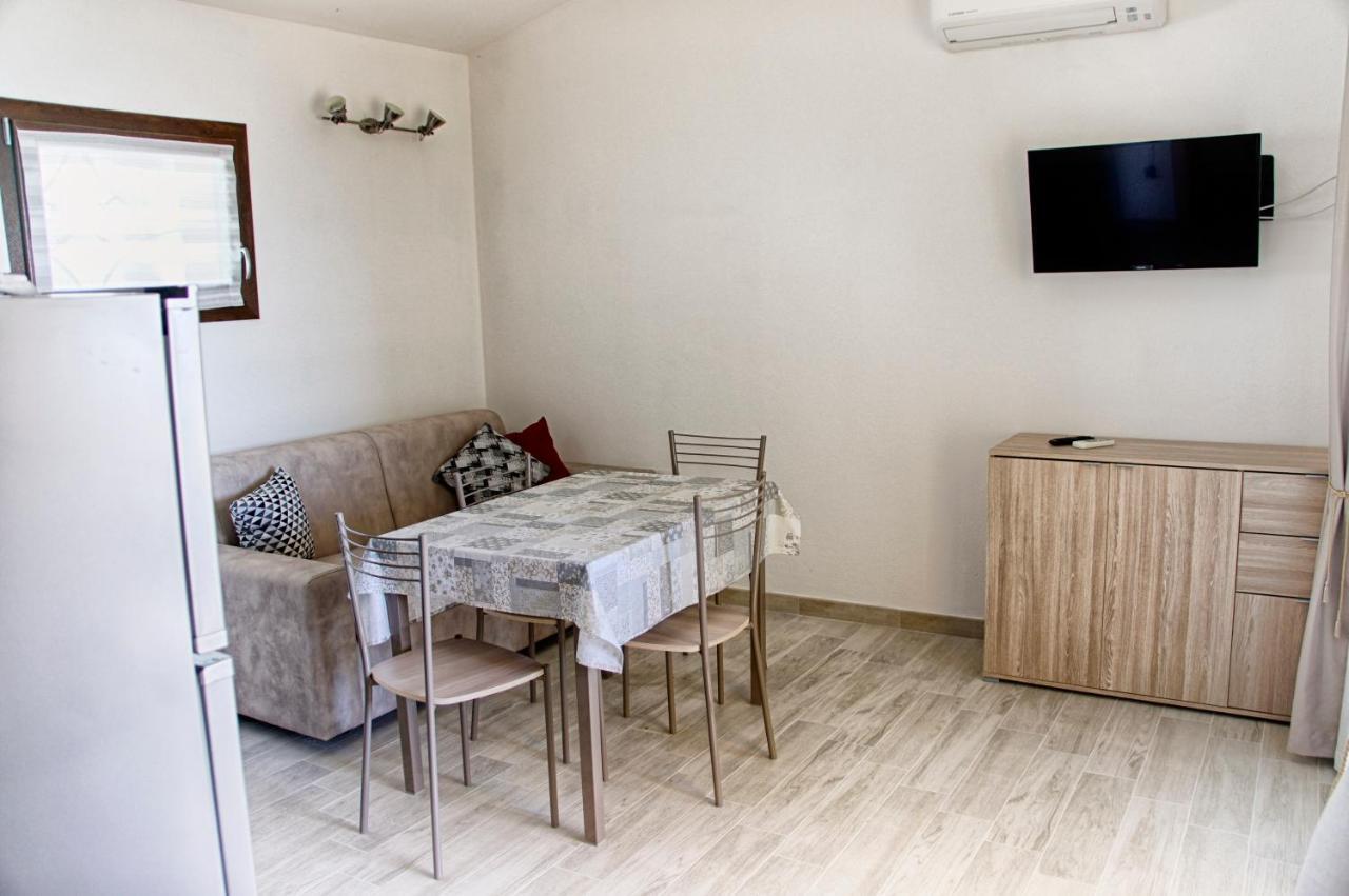 Aquilone Apartment Badesi Exterior photo